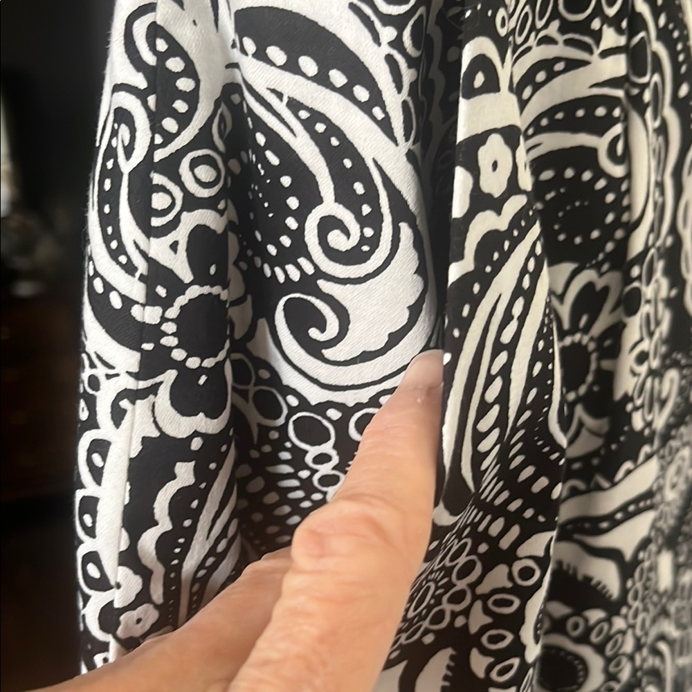 Tahari Black and White Sheath Midi Dress pockets lined like new - Picture 5 of 6